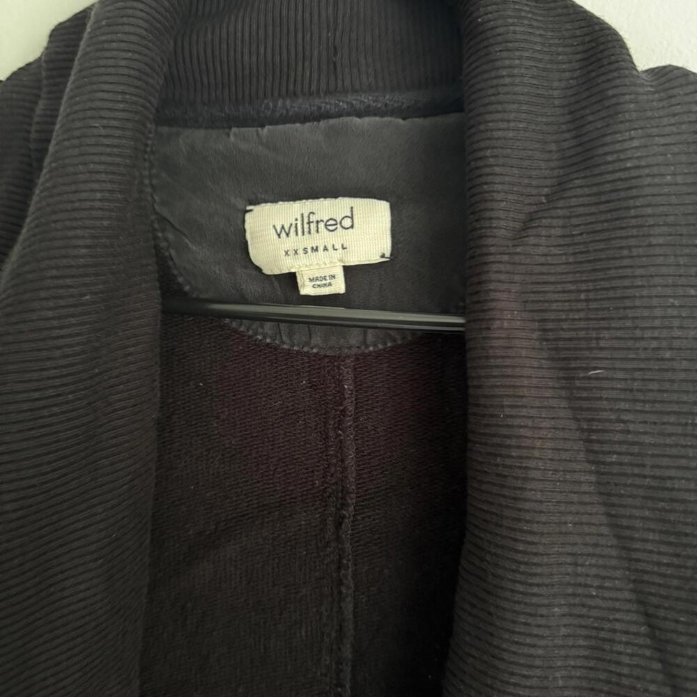 đ¤ Aritzia Wilfred Relaxed Diderot Cocoon Cardigan Sweater Black Studded - Picture 4 of 8